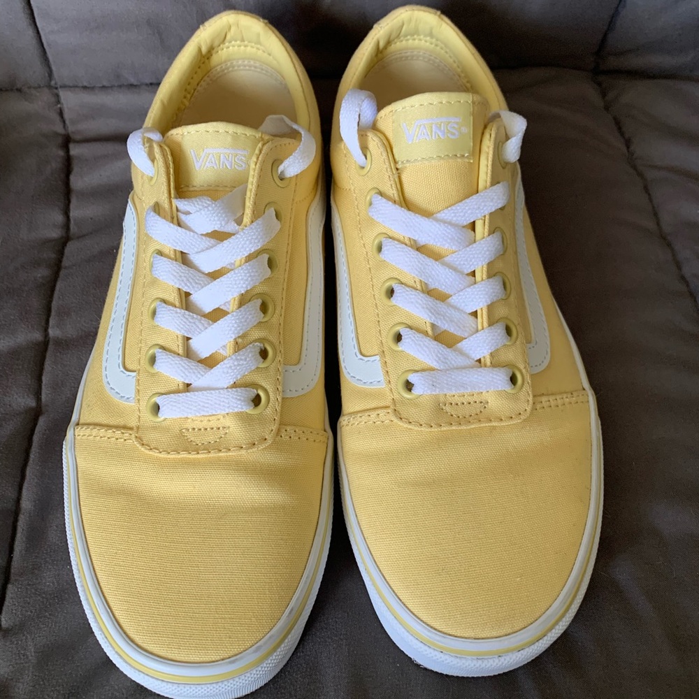 Old Skool yellow vans